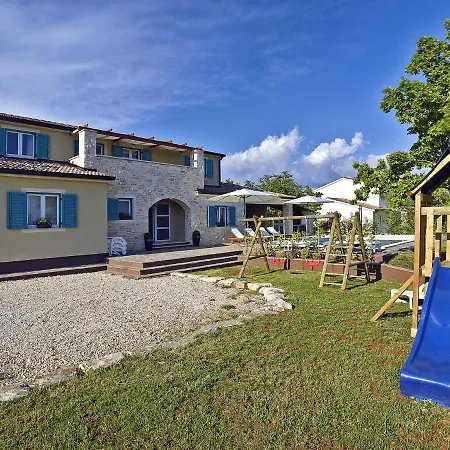With Sauna And Bubble Bath In Minj Vila